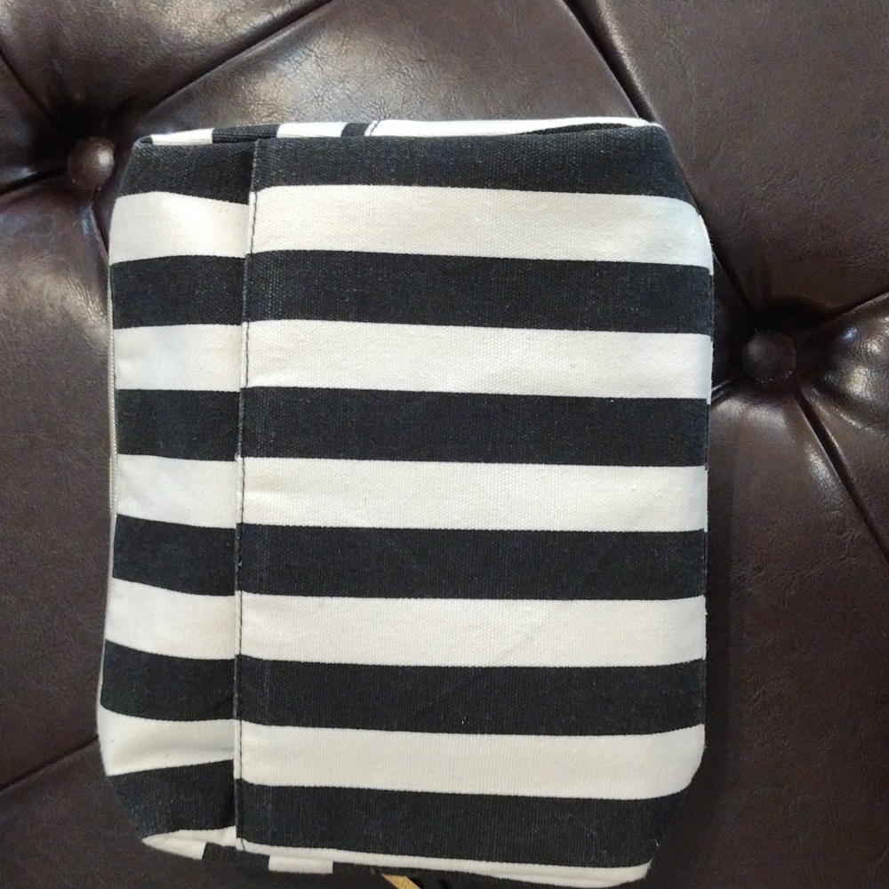 Lacome Set of two Makeup Bags with Goodies
